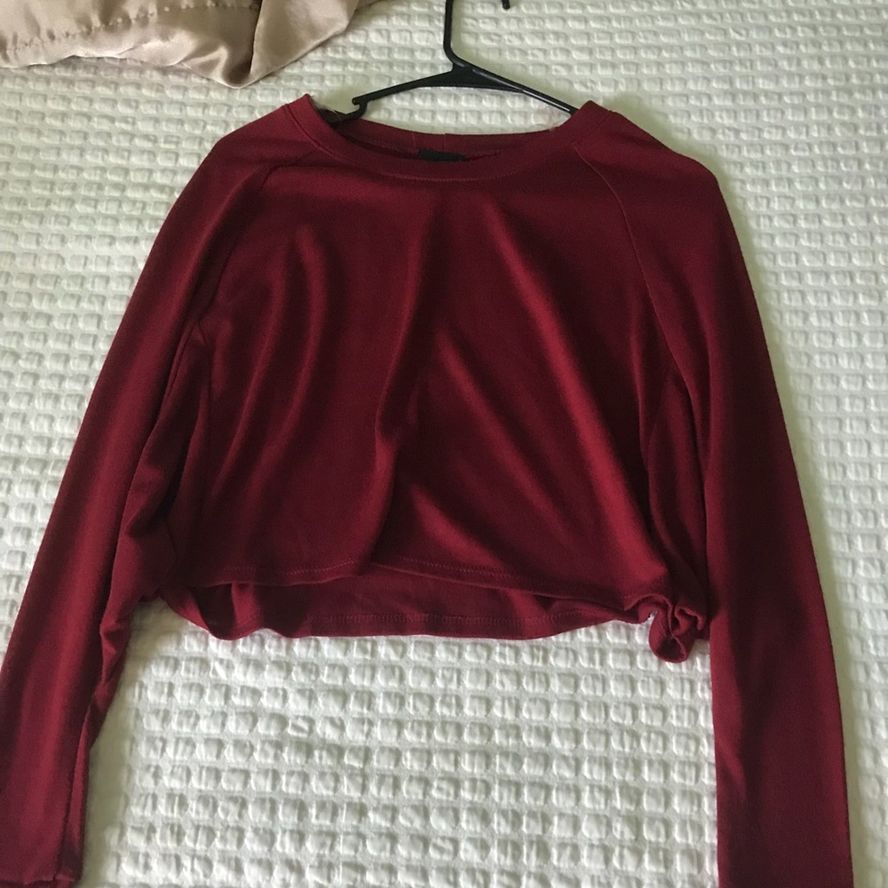 Cropped maroon long sleeve tee